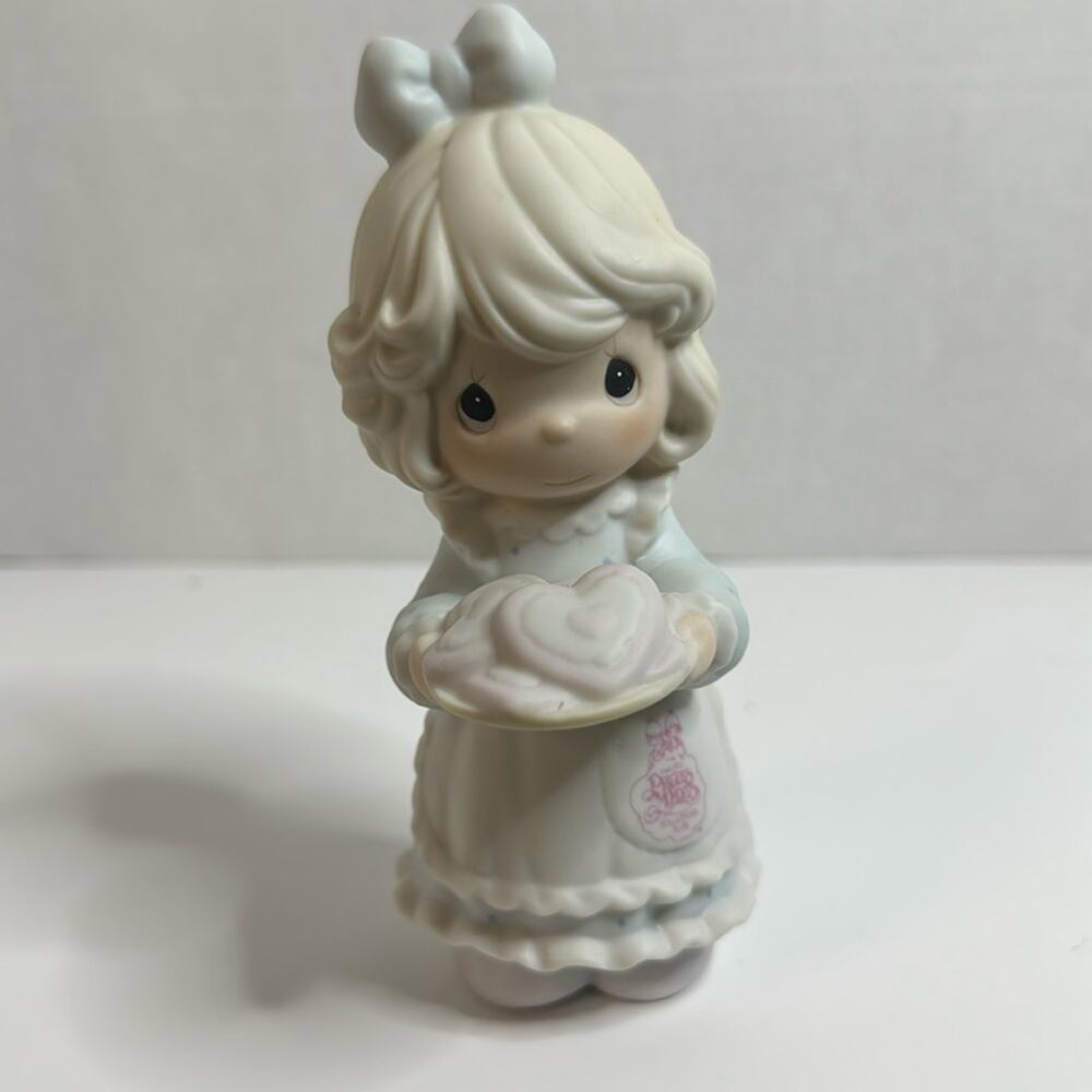 Vintage 1995 Precious Moments Collectors Club Figurine